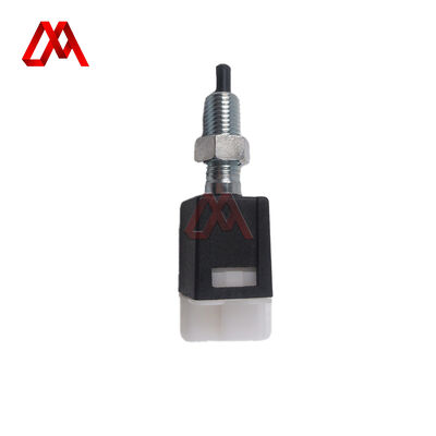 8973582480 8-97358248-0 Clutch Switch Isuzu Truck Body Parts For ISUZU NKR55 4JB1