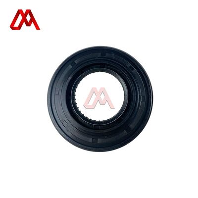 8943363171 8-94336317-1 Rear Hub Outer Oil Seal 8943679600 8-94367960-0 For ISUZU ELF 4HK1